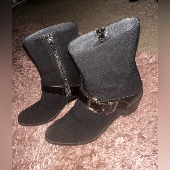 Stuart Weitzman Steadydate Black Heeled Ankle Boots with Sleek Design 6 - Picture 5 of 12